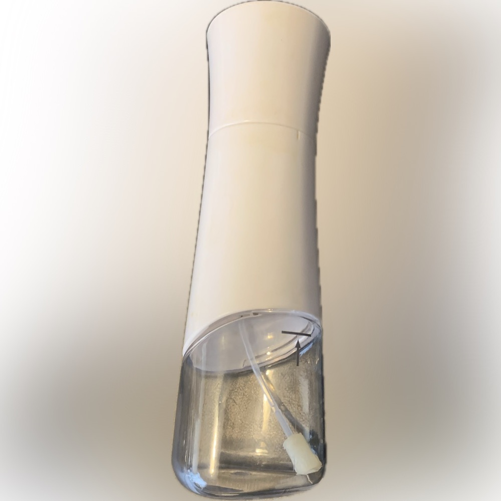 The Pampered Chef White Pump Dispenser